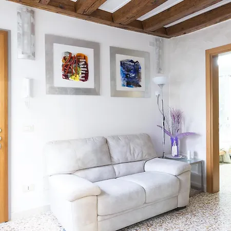 Apartamento Crystal Deluxe *
