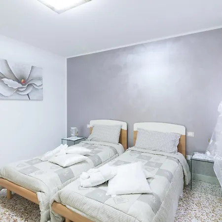 Crystal Deluxe * البندقية